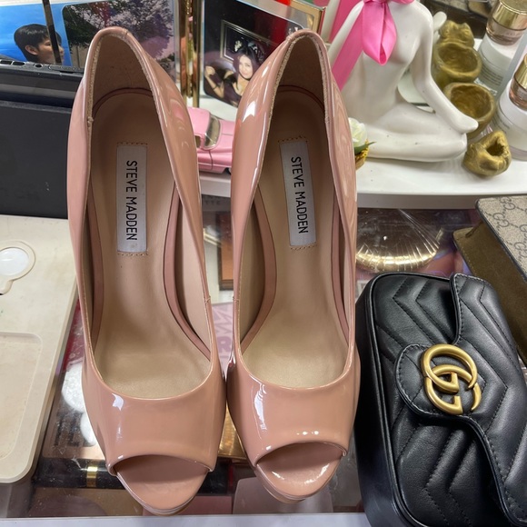 Steve Madden Beautiful Heel - Picture 6 of 8